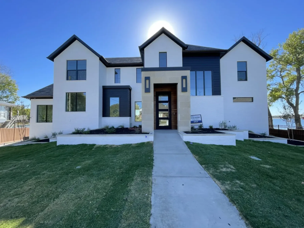 Custom home in Weatherford TX built by David Adams Custom Homes